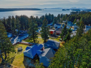 Nautical Nook 2 Bedroom Getaway with Ocean Views